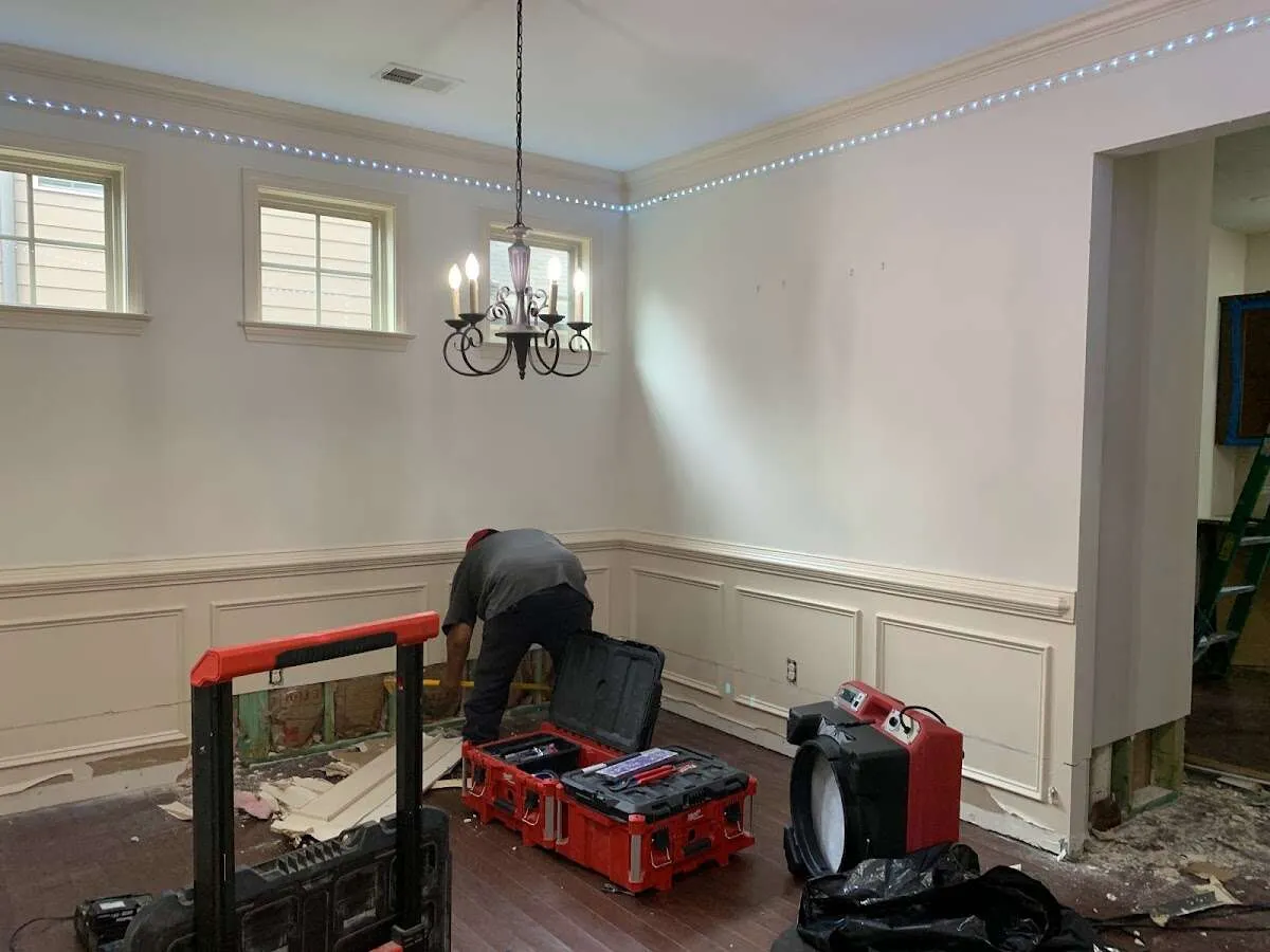 Restoration technician with professional equipment in Richmond Heights